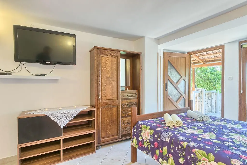 Guesthouse Sea View Pola Affittacamere